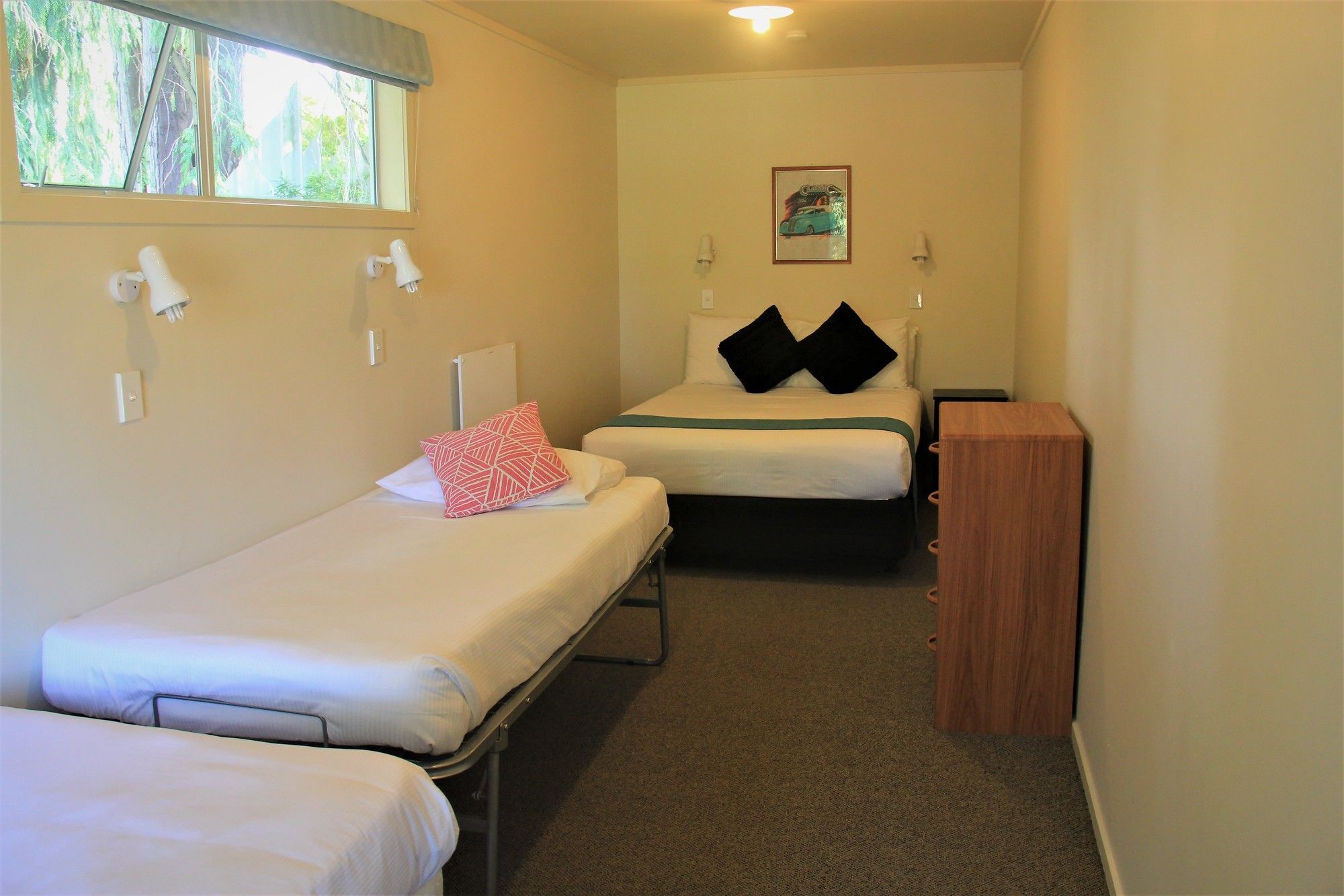 Motel Hideaway Of 4*